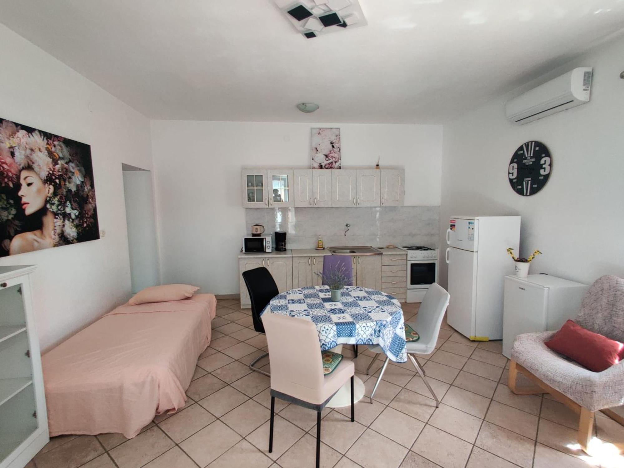 Apartments Pula With Private Parking Self Check In Exterior photo